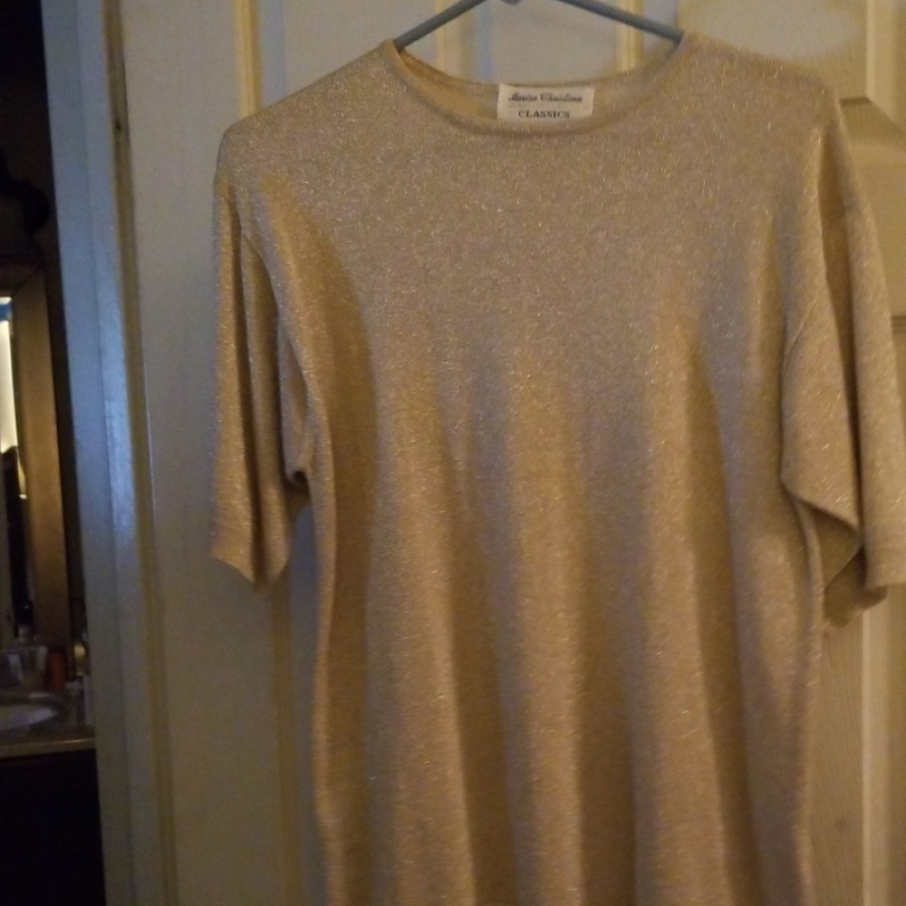 Shimmering gold dressy tshirt
